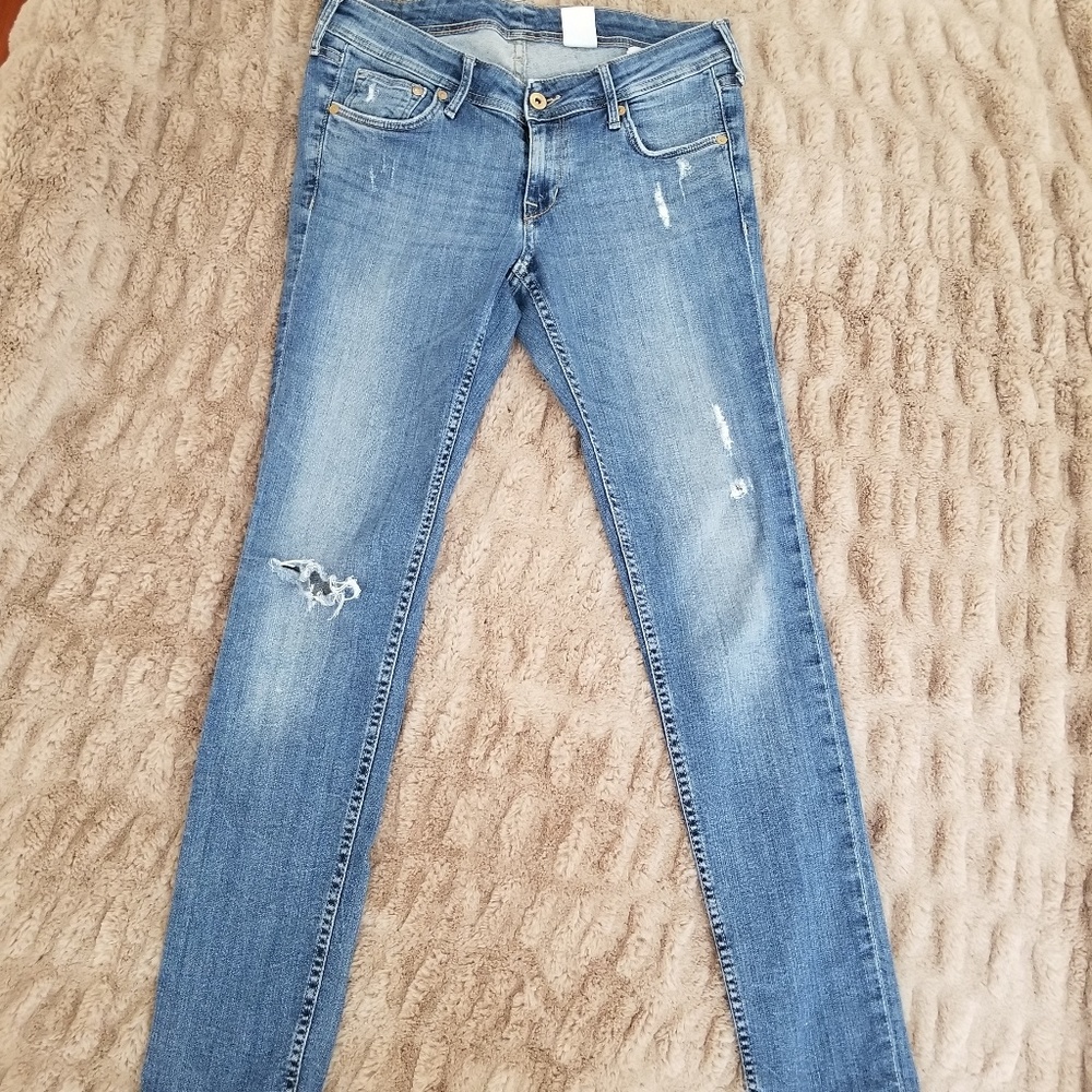 BOGO Distressed Low Rise H&M Skinny Jean Sz 29/30